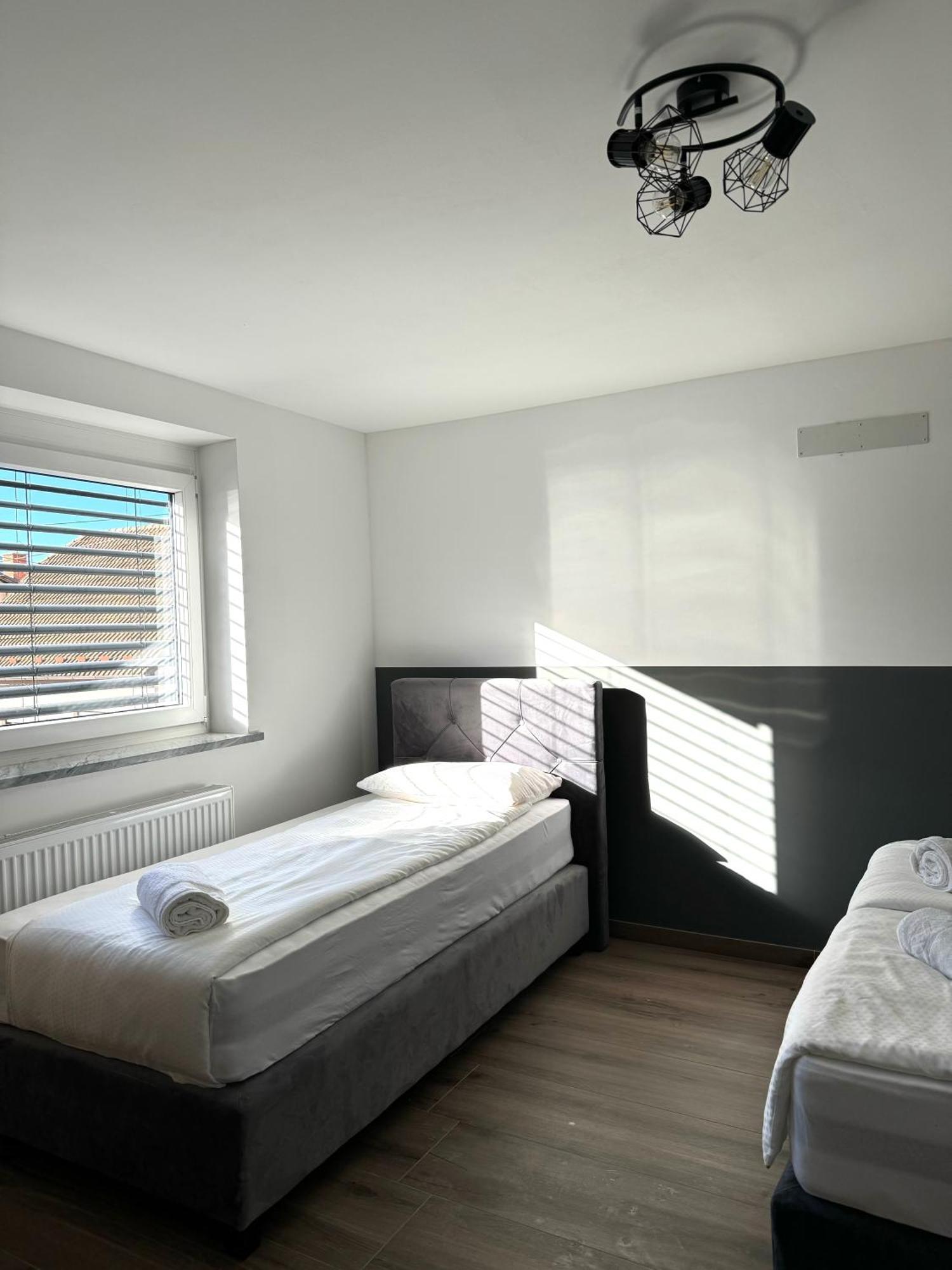 L&L Rooms Марібор Екстер'єр фото